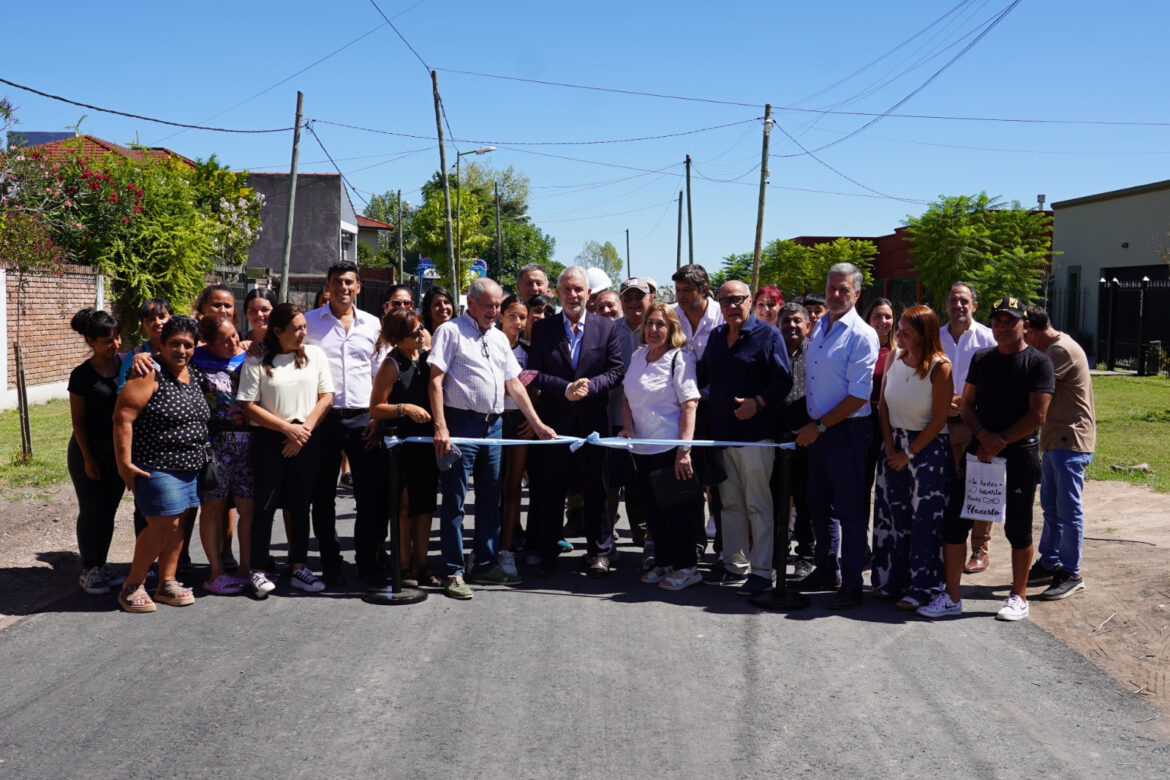  Alak inauguró una obra vial en Lisandro Olmos en el marco del Plan 1000 cuadras