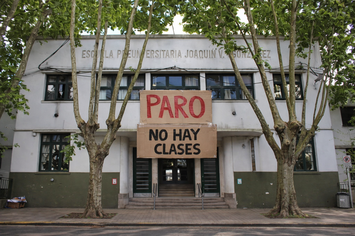 Rehenes del conflicto: Adulp y el Gobierno siguen dejando a los chicos sin clases