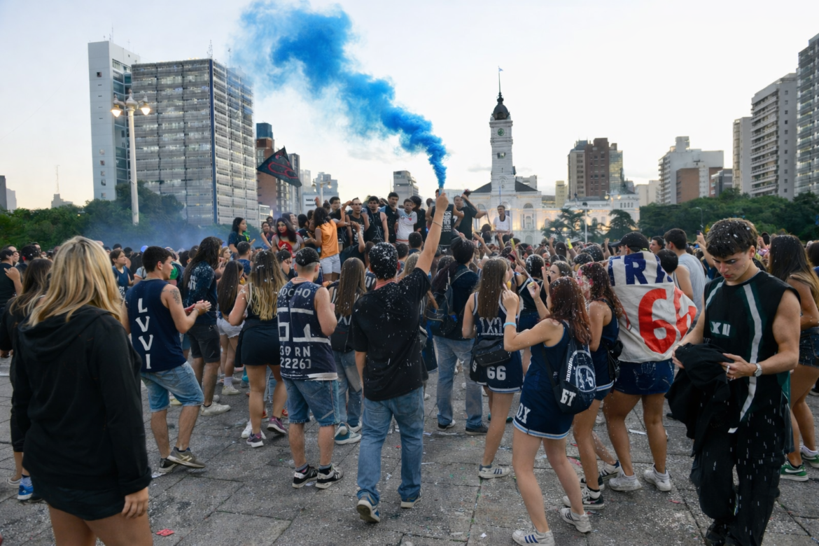 La Plata amaneció con festejos del UPD y un fuerte despliegue de seguridad en distintos puntos de la ciudad