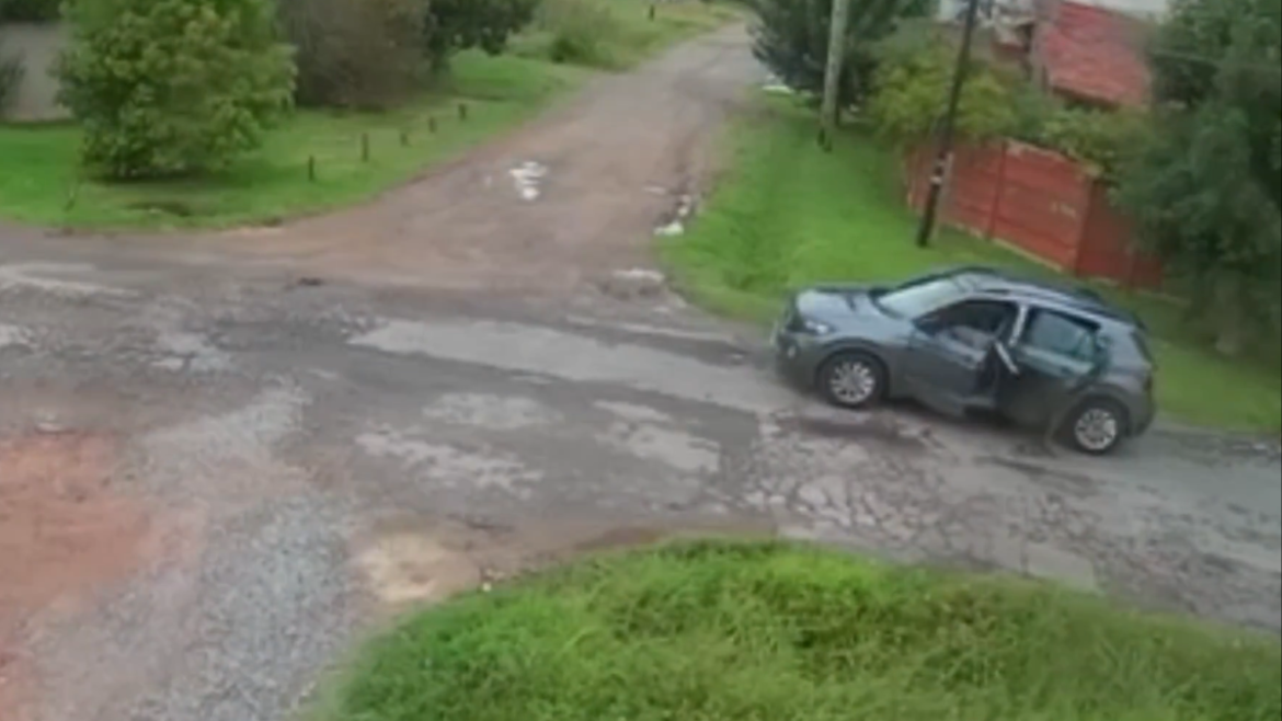 Asaltaron a una chofer de app en Gonnet, intentaron ahorcarla y terminaron detenidos