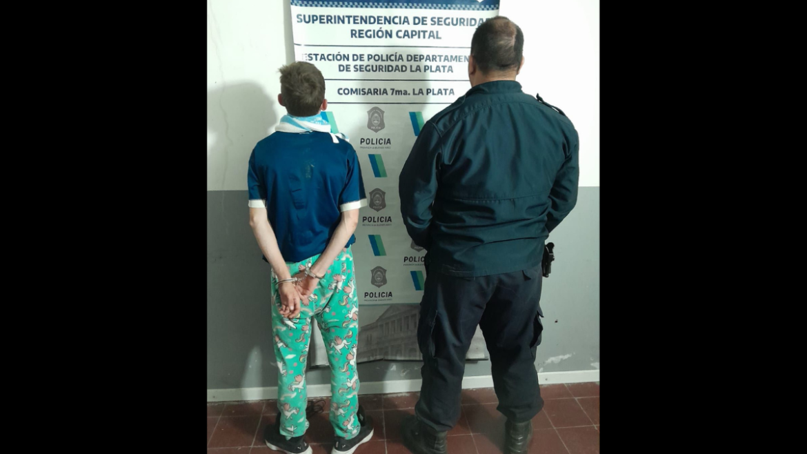 La Plata: Cayó un joven acusado de entrar a robar en un autoservicio