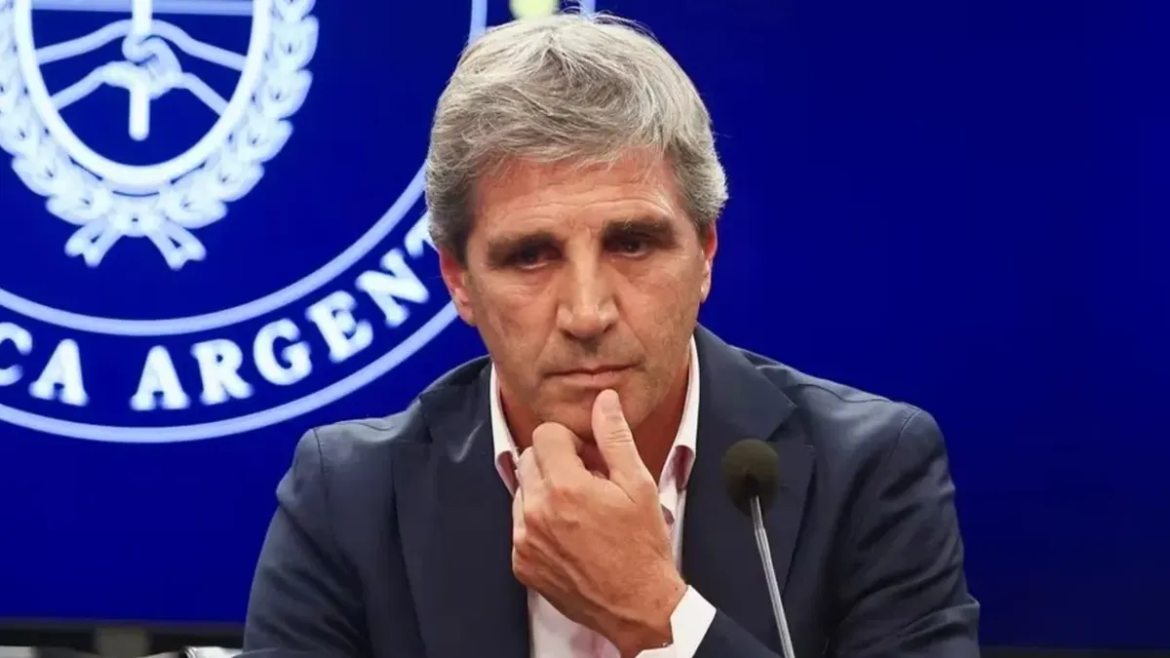 Luis Caputo ratificó el rumbo económico aunque reconoció dificultades para controlar la inflación
