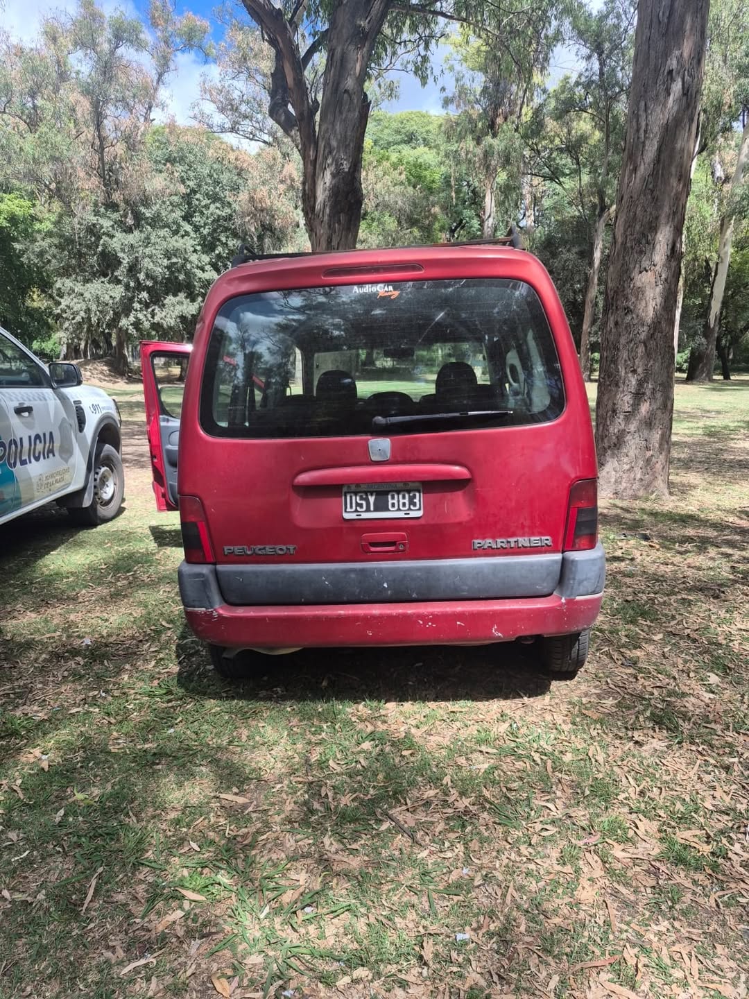 Detuvieron en el Bosque un hombre sospechoso de acosar a mujeres dentro de una camioneta
