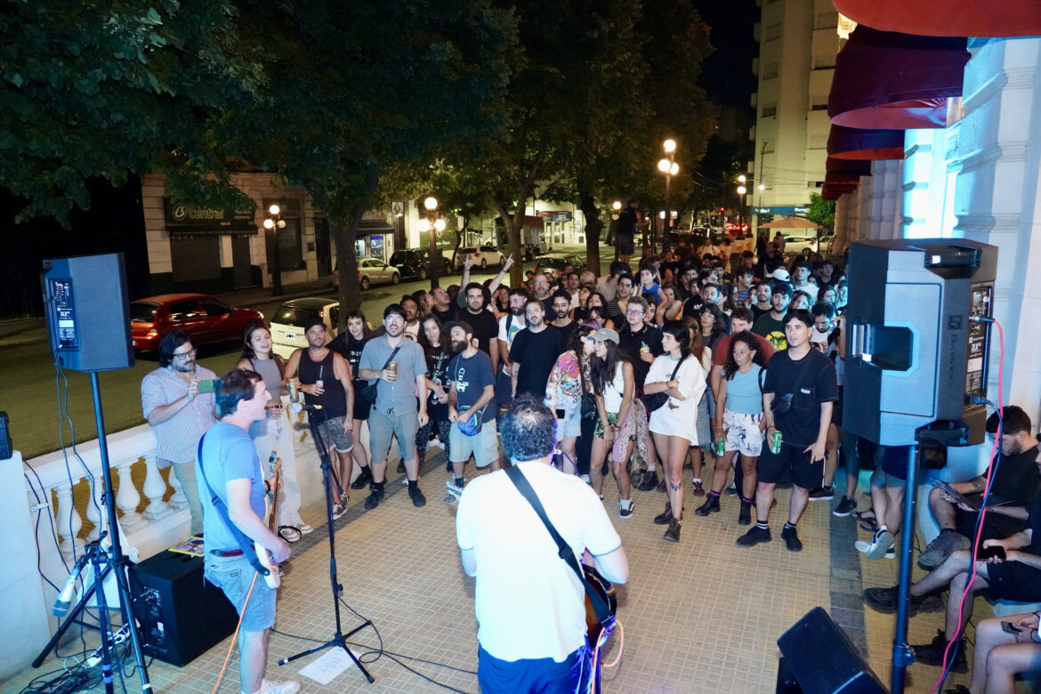 Llega un nuevo show acústico a la terraza del Pasaje Dardo Rocha