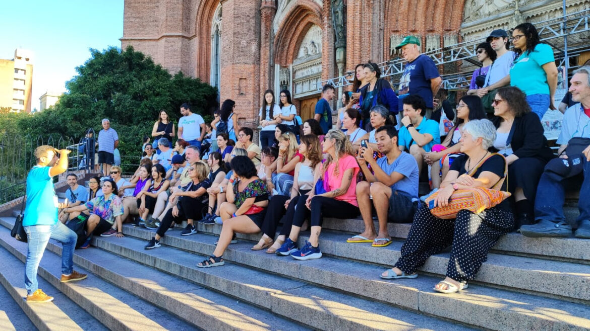 Mujeres ilustres de La Plata”: llega un Walking Tour especial por el 8M