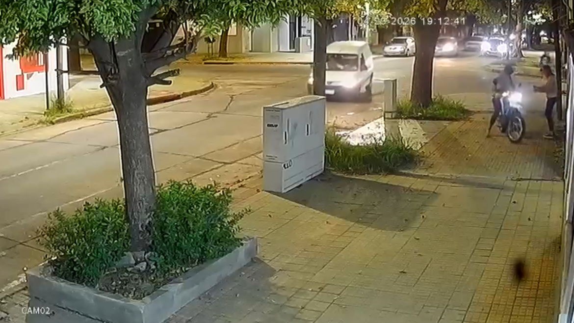 Una cuadra en jaque: vecinos de 57 entre 19 y 20 denuncian una ola de robos y piden medidas urgentes