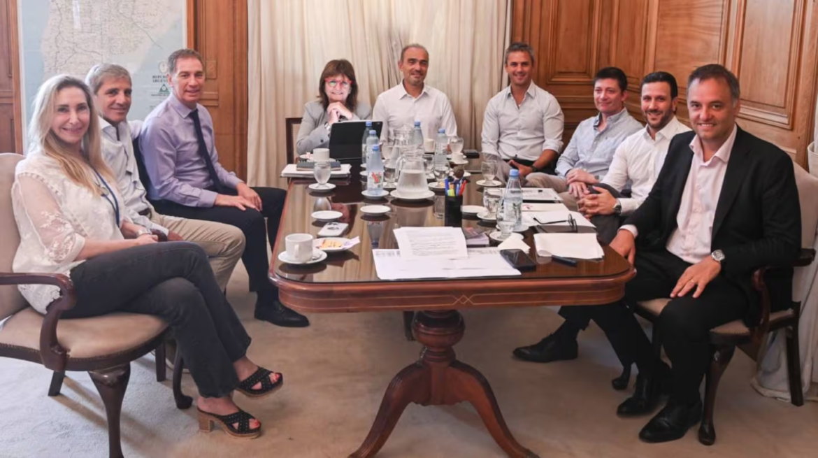 El Gobierno define su estrategia con foco en la reforma electoral, universidades y discapacidad