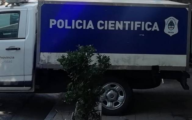 Encontraron sin vida a un hombre en Los Hornos y la Justicia investiga las circunstancias