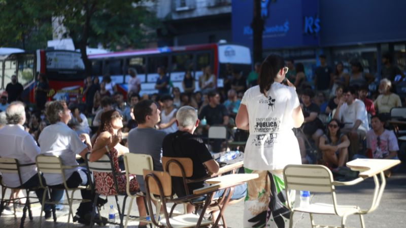 Hoy paro nodocente en la UNLP y una clase pública frente al departamento de Adorni en La Plata