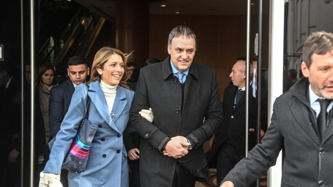 “Es un piojo resucitado”: el biógrafo de Milei Nicolás Márquez volvió a pedir que Manuel Adorni dé un paso al costado