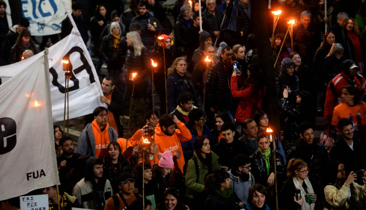 Nuevo paro en la UNLP: hoy no habrá actividad en colegios ni facultades y habrá marcha de antorchas