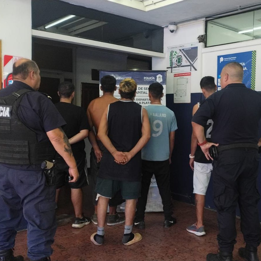 Operativo en el centro de La Plata: demoraron a trapitos, cuidacoches y vendedores ambulantes