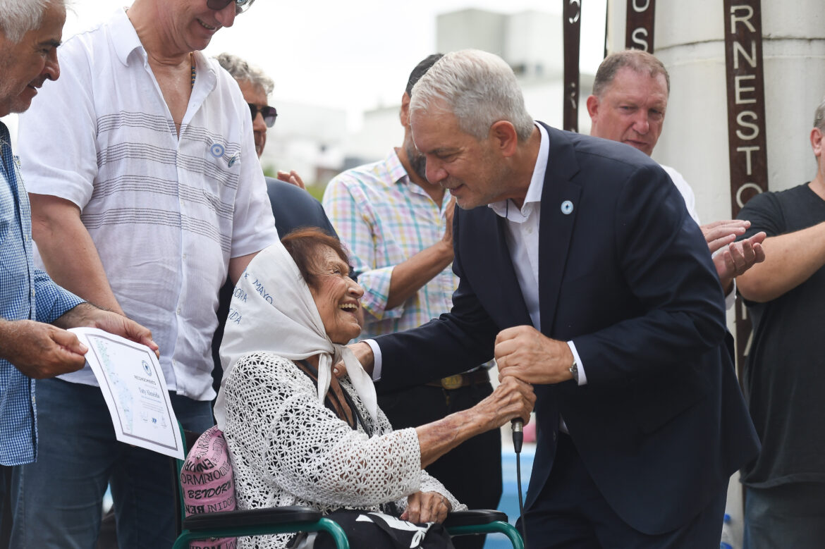 Alak participó de un emotivo acto homenaje a los caídos de Malvinas