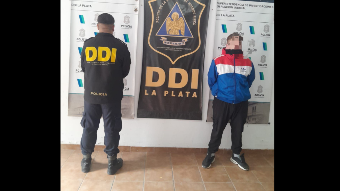 Cayó en Los Hornos un delincuente acusado de integrar una banda que atacó comercios de la zona