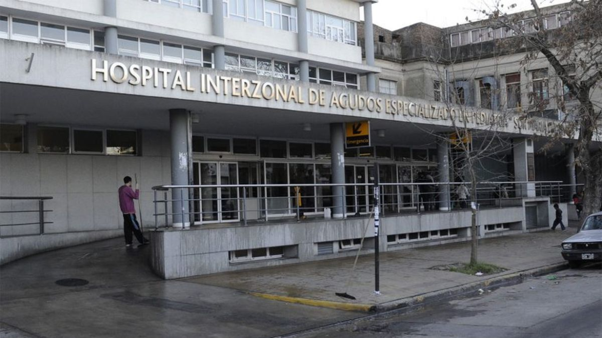 Un chico de 14 años llegó baleado al Hospital de Niños y dijo que había sido víctima de un robo, pero él era el ladrón
