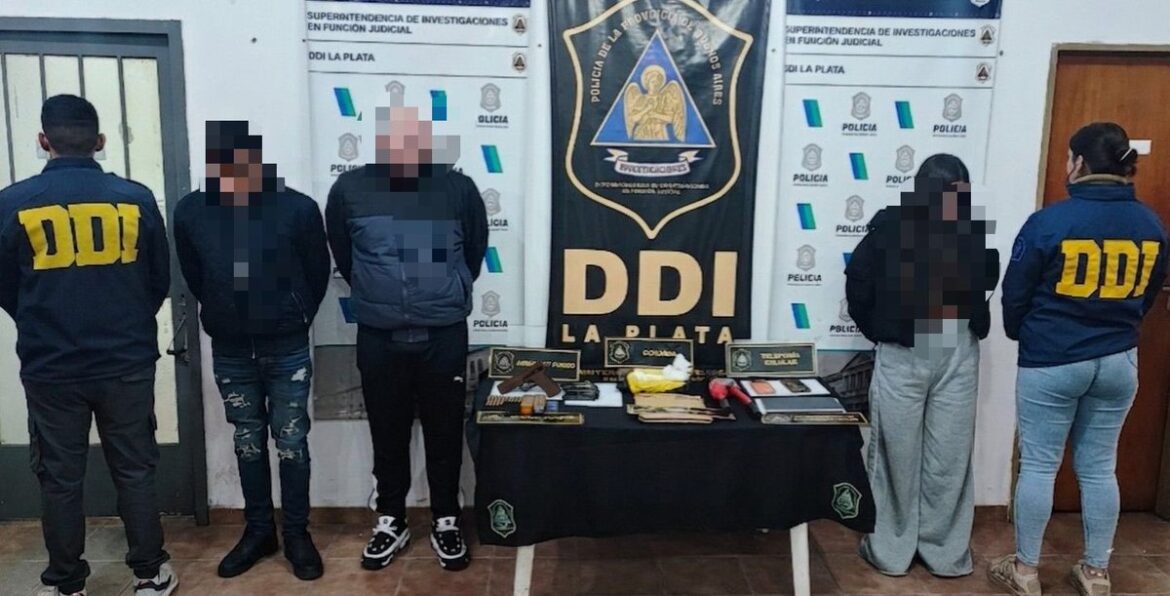 Cayó un joven integrante de una banda de entraderas que robaba en La Plata: secuestraron un kilo de cocaína, dólares y un arma robada
