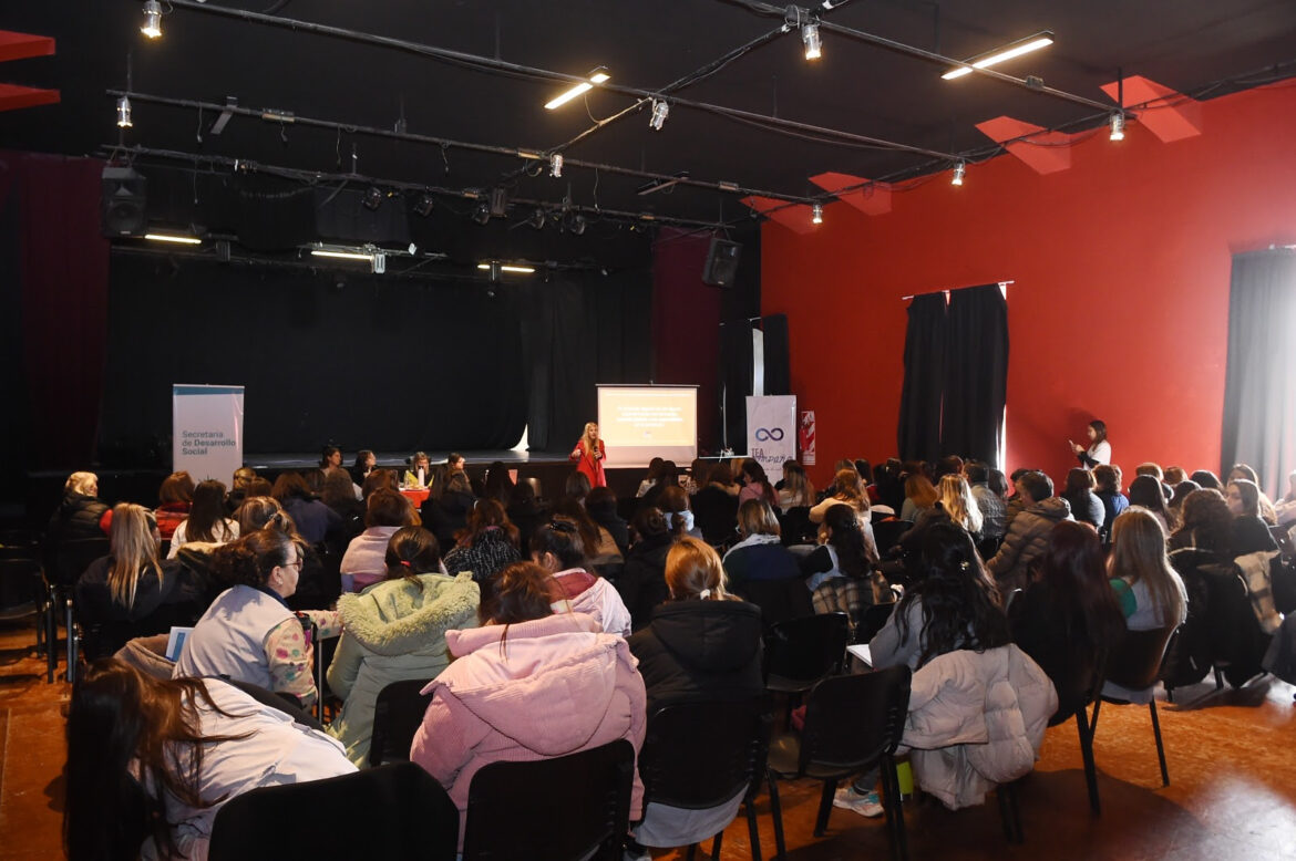 El Municipio realizó una jornada de actualización y capacitación en TEA y neurodiversidad