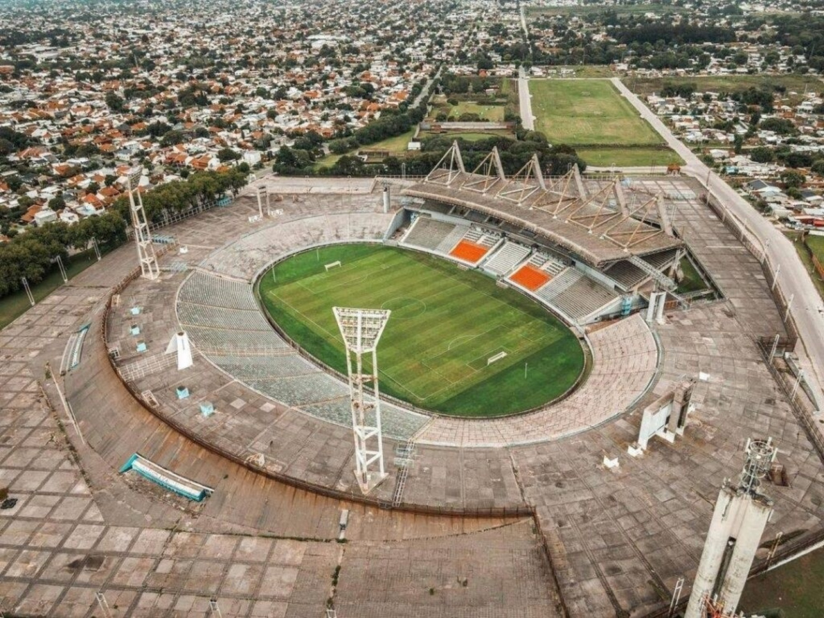 Grave denuncia por el Estadio Minella: exigen investigar la gestión de Montenegro y la concesión otorgada
