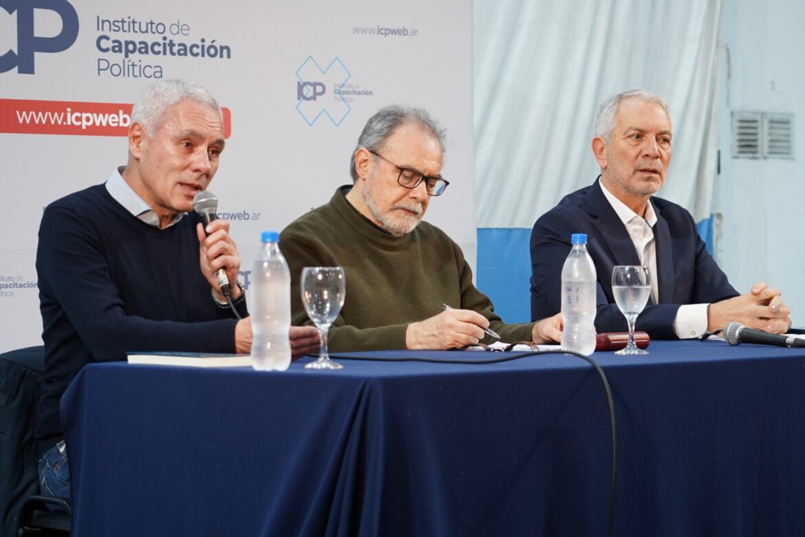 Alak y Cagliardi encabezaron una capacitación sobre las transformaciones del orden global