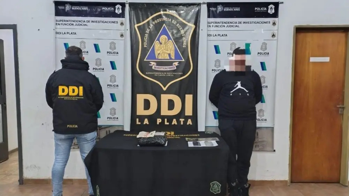 Detuvieron a un joven acusado de hacer compras online con una tarjeta ajena en La Plata