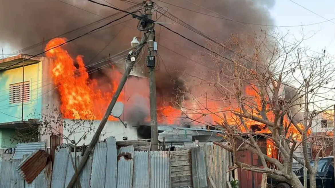 Incendio destruyó una vivienda en San Carlos: no hubo personas heridas