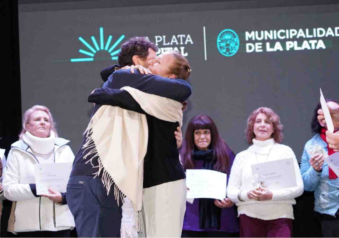 La Plata rindió homenaje a jubilados sobrevivientes de la dictadura
