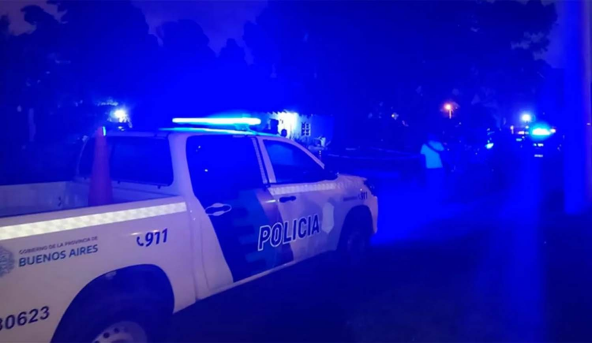 Violento episodio en Abasto: un hombre apuñaló a otro, amenazó a una joven y terminó baleado por la Policía