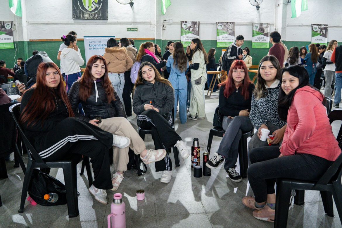 Más de 150 jóvenes participaron de una nueva jornada de Punto Joven en City Bell