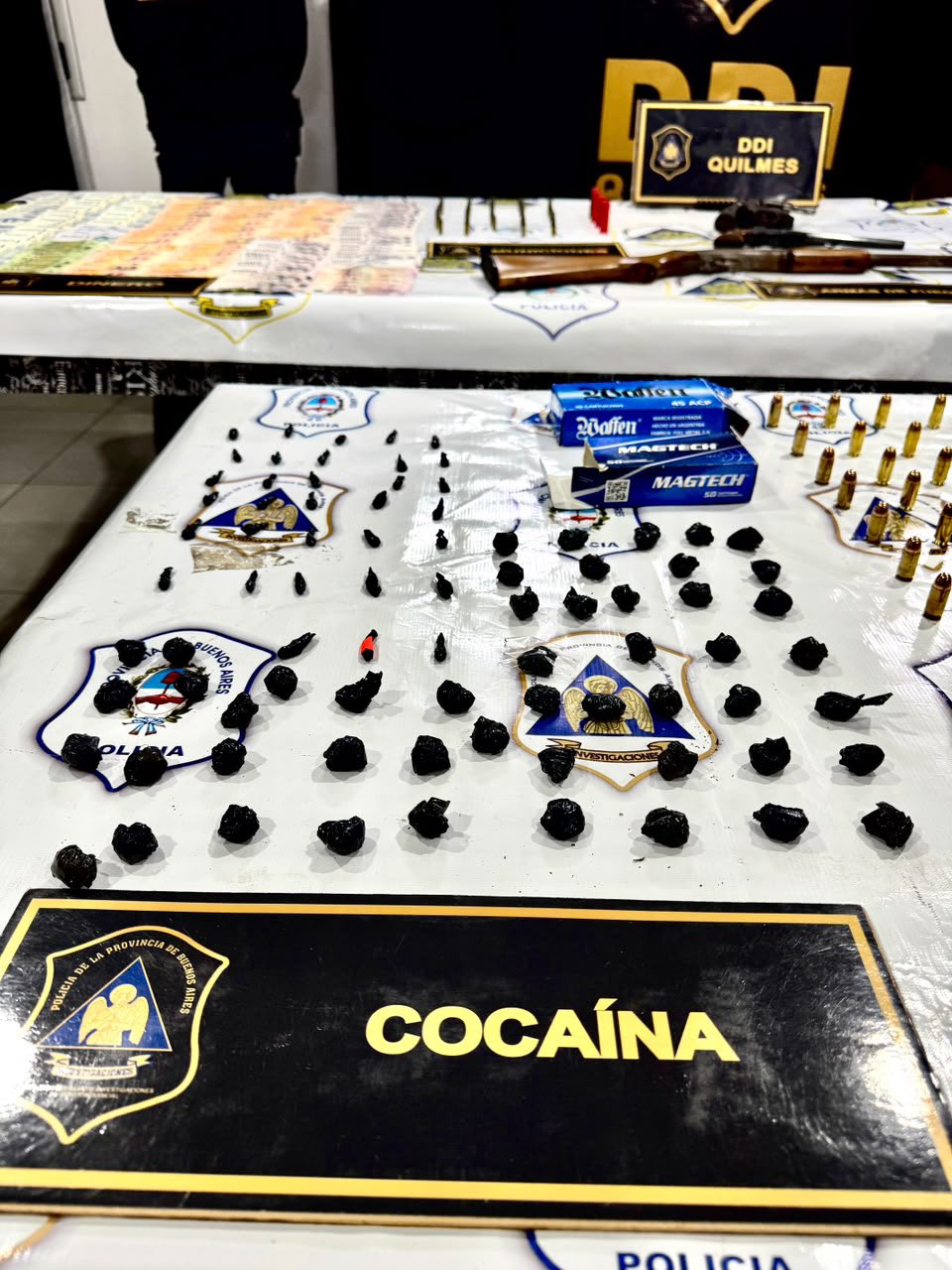 Padre e hijo vendían droga desde una cárcel de Florencio Varela: incautaron 18 celulares y 80 dosis de cocaína