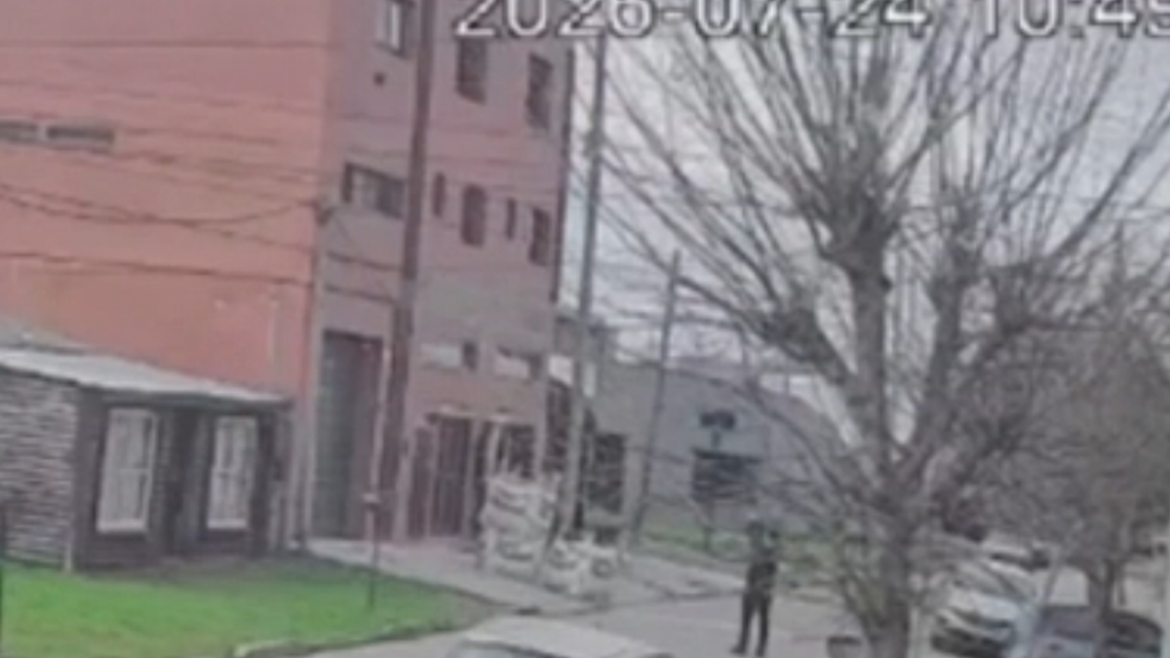 VIDEO: Más de 20 disparos contra dos viviendas en Ringuelet, un hombre fue detenido