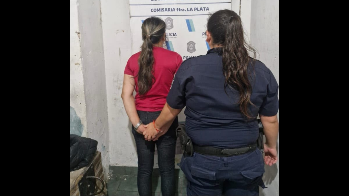 Allanamiento en La Plata: secuestraron motos, autopartes y herramientas en una vivienda