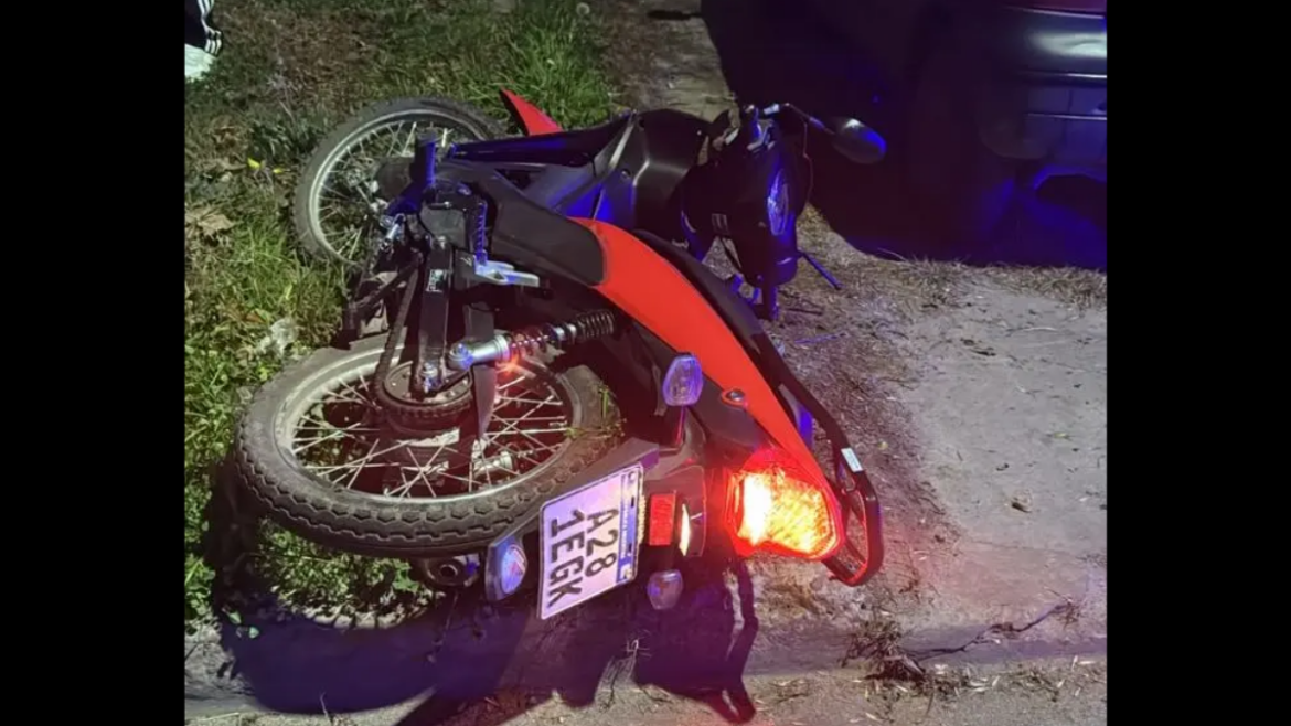 Fatal accidente en Berisso: una joven de 21 años murió tras un choque contra un árbol