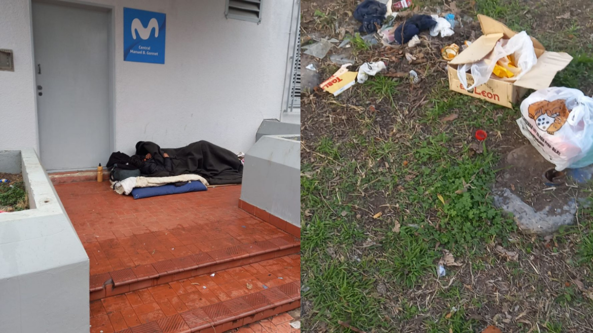 Vecinos de Gonnet reclaman asistencia por un hombre que permanece desde hace semanas viviendo en el frente a un edificio