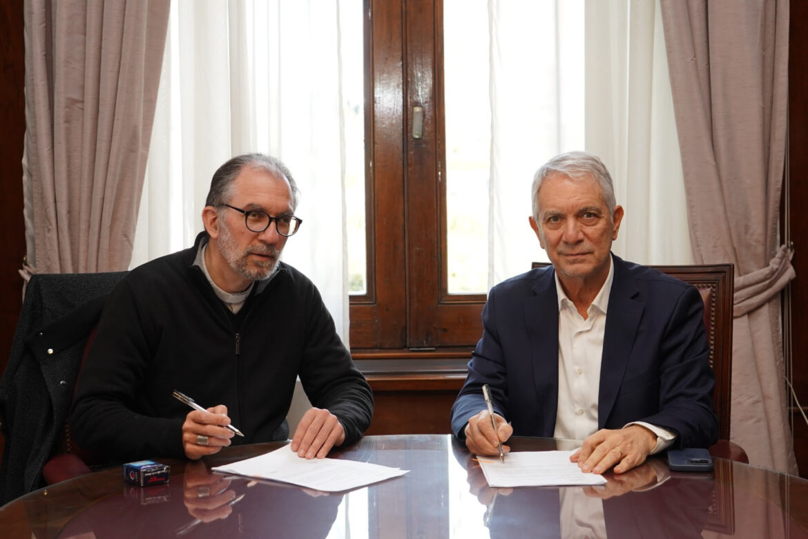 Alak y el arzobispo Carrara firmaron un convenio para fortalecer la asistencia a personas en situación de calle