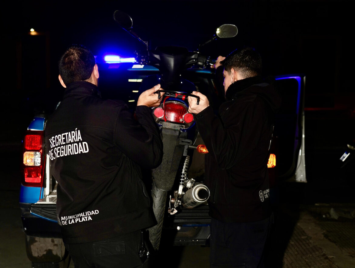Operativos de seguridad en La Plata: 136 vehículos secuestrados, 17 aprehendidos y más de 3.200 controles