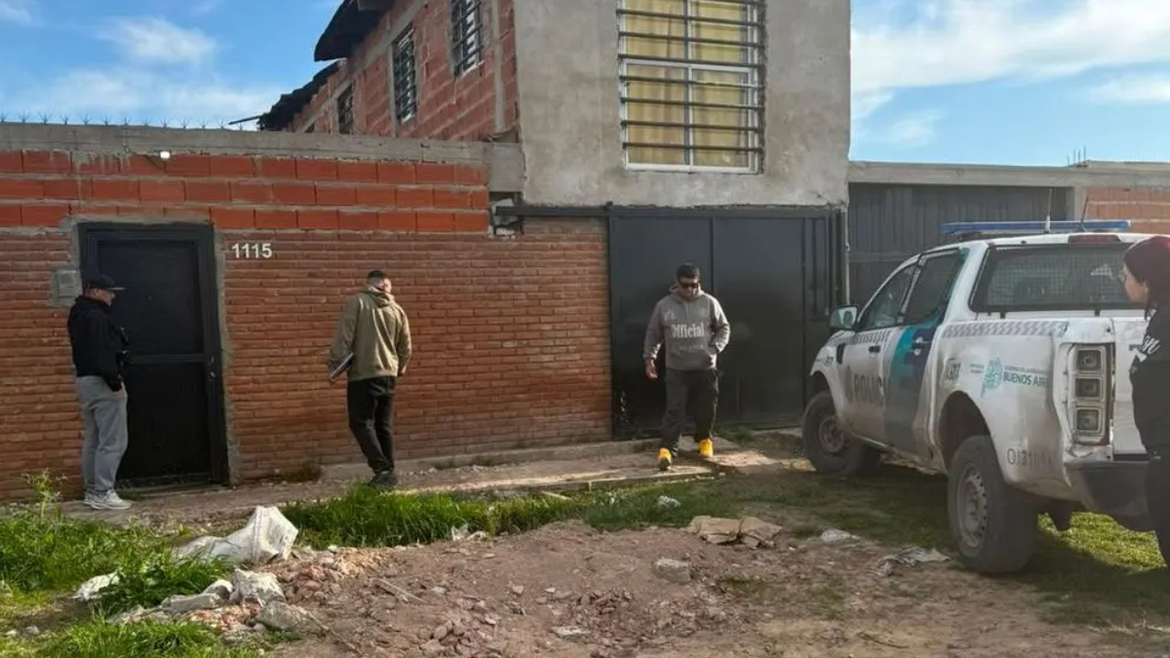 Reclaman una orden judicial para rescatar a tres animales en abandono absoluto en Los Hornos