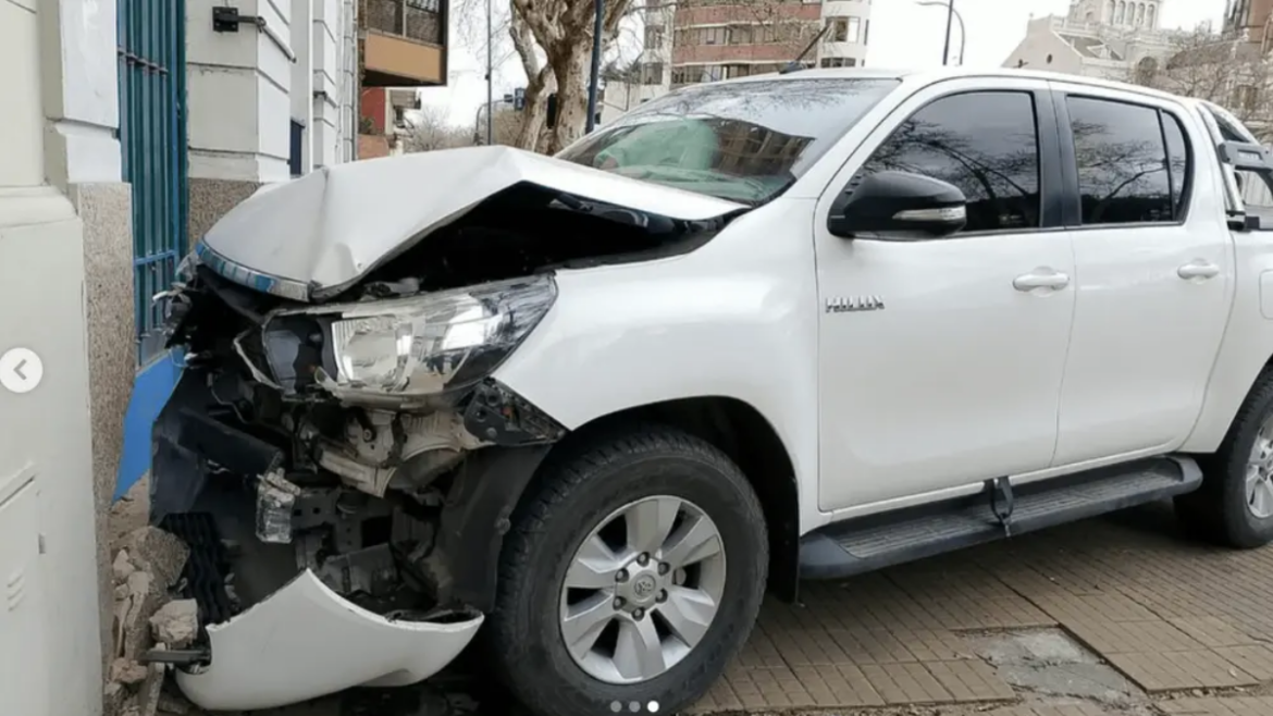 Murió un conductor de 67 años tras descompensarse y chocar en inmediaciones de Plaza Moreno