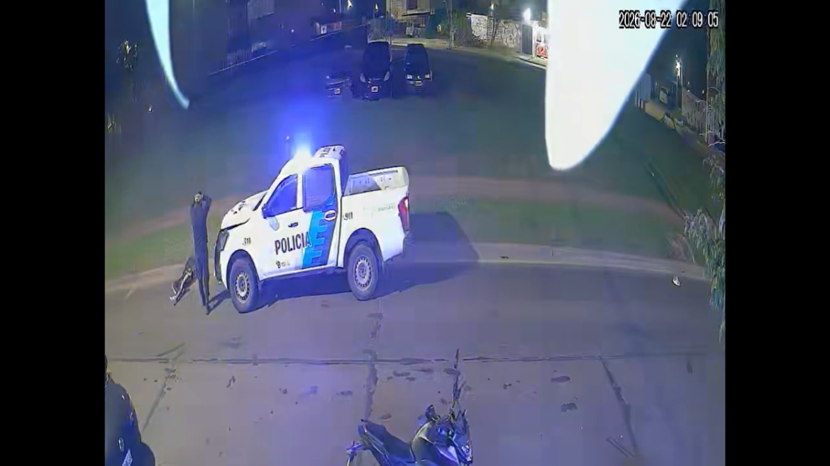 Un hombre fue embestido por un patrullero y debió ser internado