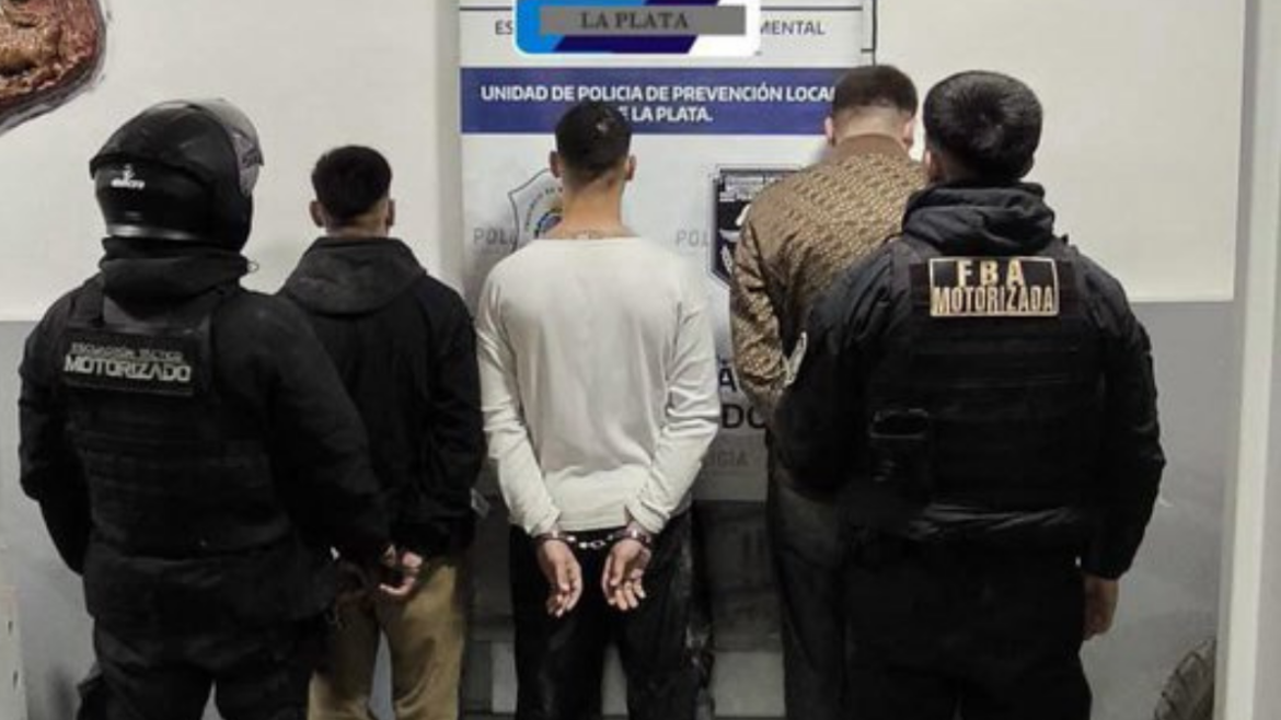 Persecución policial en La Plata: detuvieron a tres sospechosos y hallaron una moto con pedido de secuestro