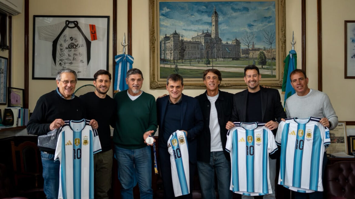 La Municipalidad recibió a los platenses que integran el cuerpo técnico de la selección argentina