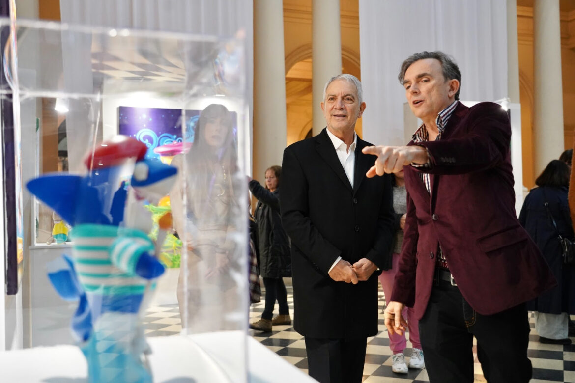  Alak inauguró la muestra fotográfica “40 años de vacaciones” de Andrés Compagnucci