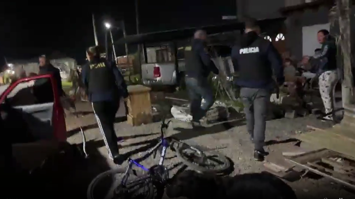 Tres detenidos en La Plata tras allanamientos por presunta venta de drogas