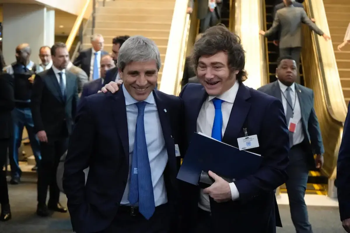 Caputo admitió que en dos años todavía habrá argentinos que no lleguen a fin de mes: “No puedo hacer magia”