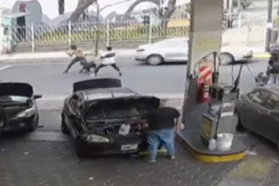 Video: una pelea terminó con un hombre muerto y buscan al agresor