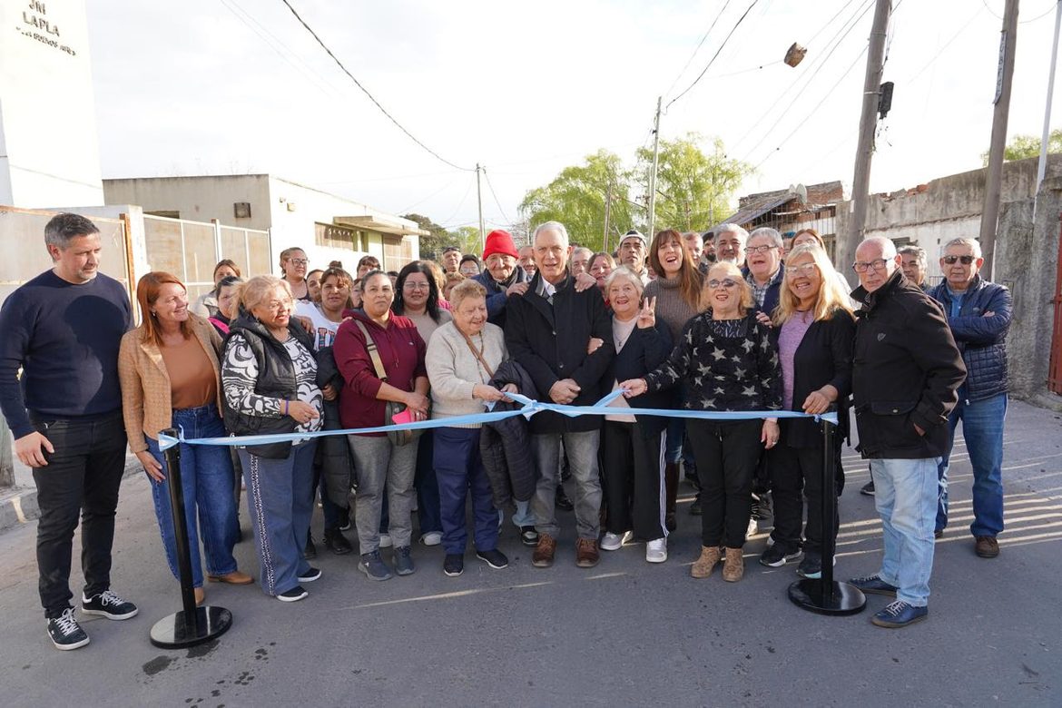 Alak inauguró una obra vial que mejora el acceso a dos jardines de Los Hornos