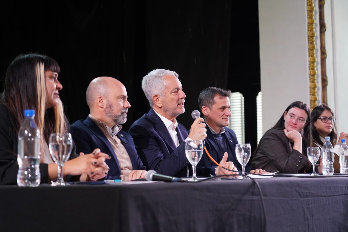Alak abrió el Congreso Federal e Internacional de Juventudes en La Plata