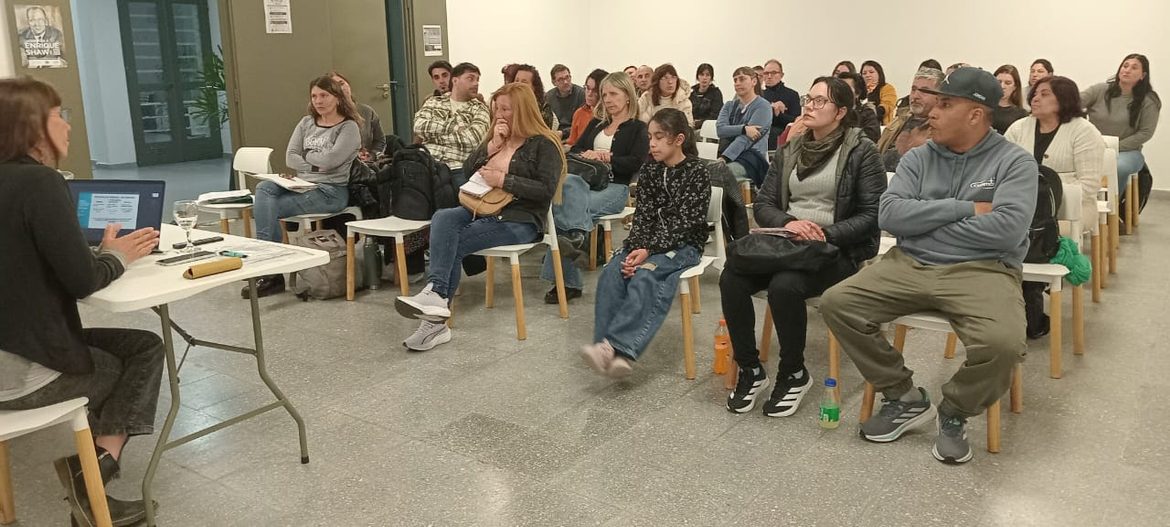 La Municipalidad capacita a referentes comunitarios para fortalecer la prevención de adicciones