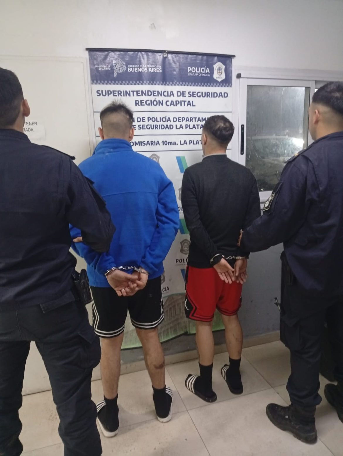 City Bell: dos hombres fueron sorprendidos dentro de una casa y terminaron detenidos