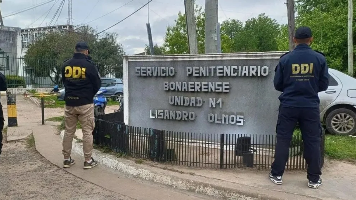 Allanaron la cárcel de Olmos: un preso se hacía pasar por subcomisario y dirigía una red de estafas telefónicas