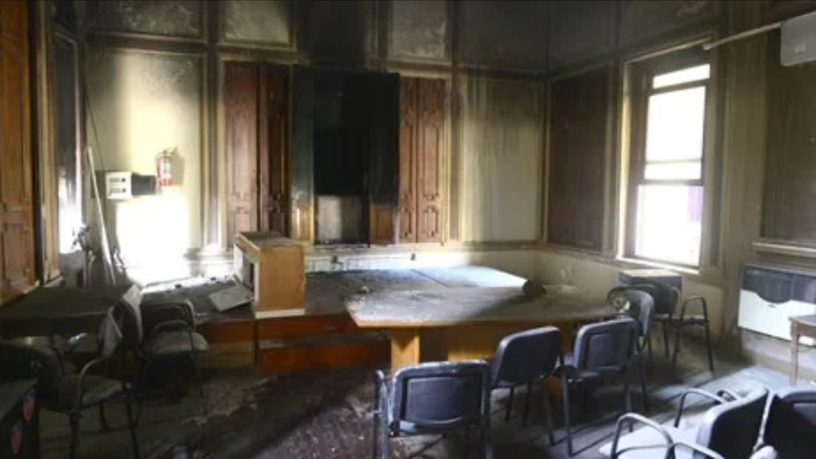 Tras el incendio en la Escuela ex Comercial San Martín de La Plata, docentes reclaman condiciones seguras para volver a clases